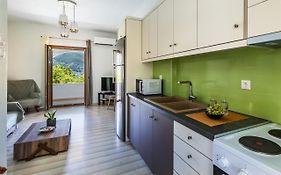 Lina Apartments